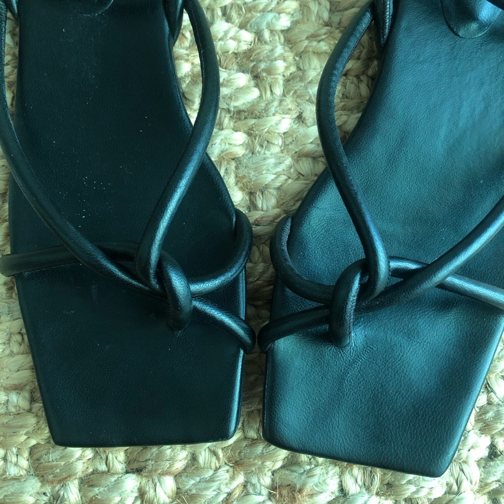 Neous Black Leather Minimalist Sandal. Size 38 - Picture 2 of 12